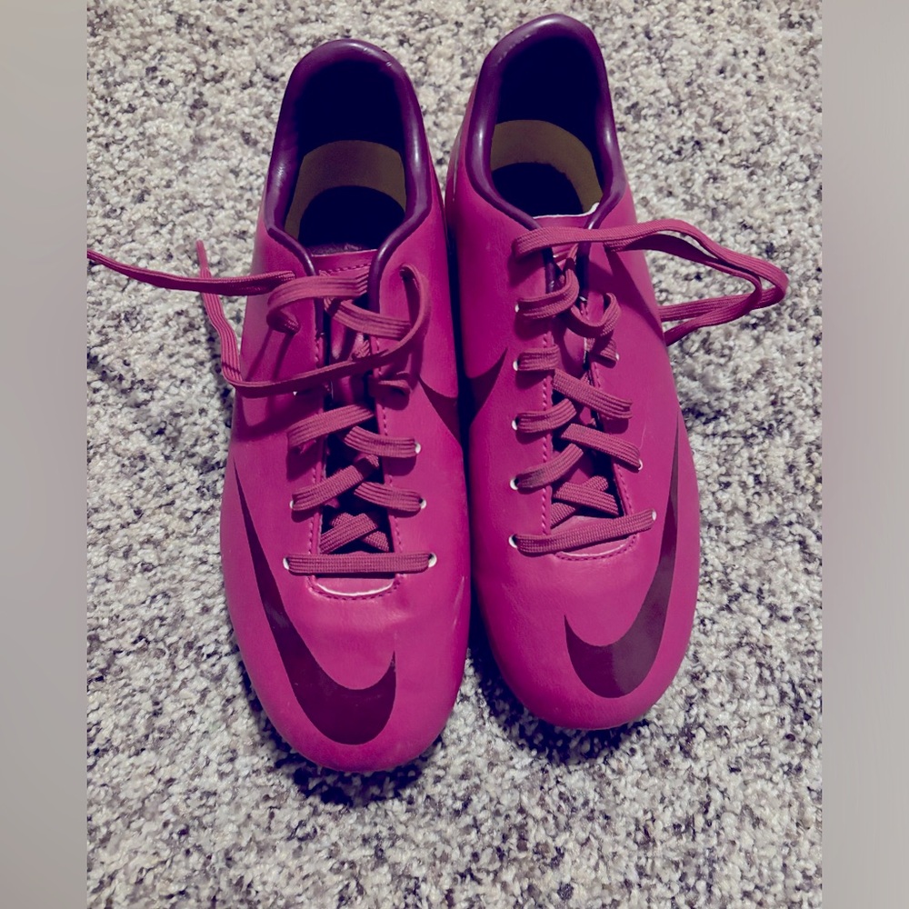 Nike junior soccer cleats, size 1.5